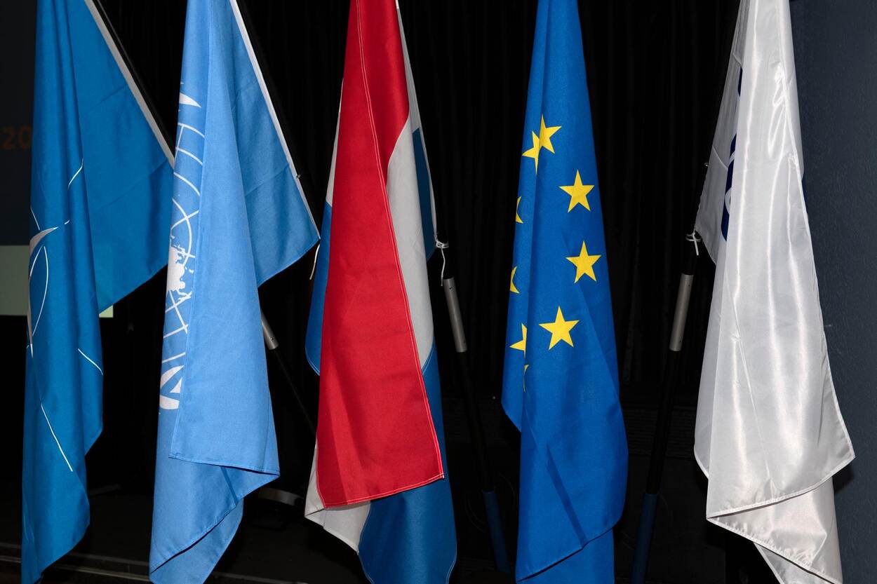 vlaggen VN EU Nederland
